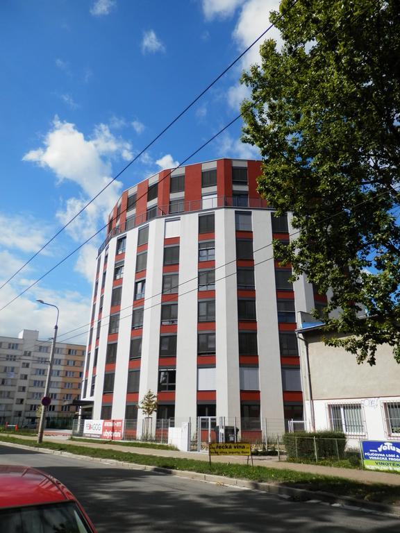 Ubytovaci Zarizeni Koleje Pedagog Ceske Budejovice Exterior photo